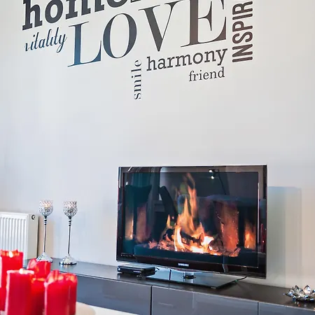 Апартаменти Homely Place Blisko Starego Rynku - Parking Познань