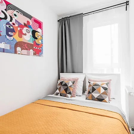 Апартаменти Homely Place Blisko Starego Rynku - Parking Познань