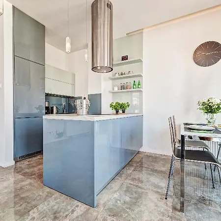 Apartamenty Homely Place Blisko Starego Rynku - Parking Apartment Poznan