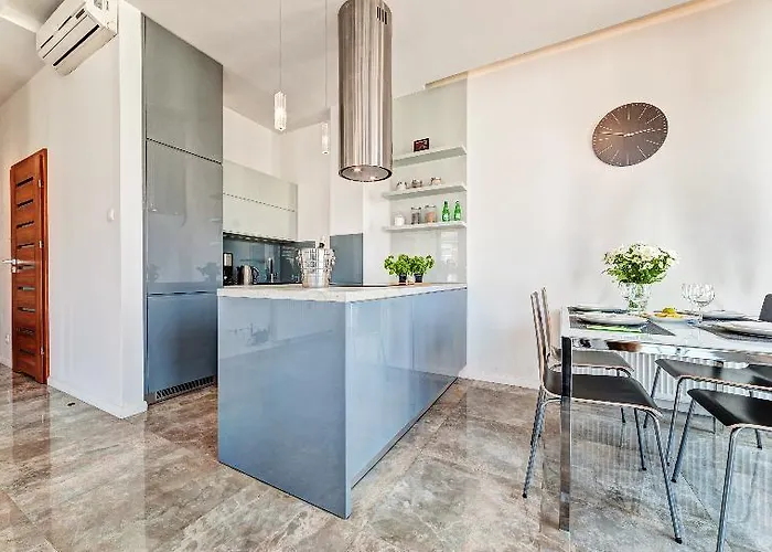 Apartamenty Homely Place Blisko Starego Rynku - Parking Apartment Poznan